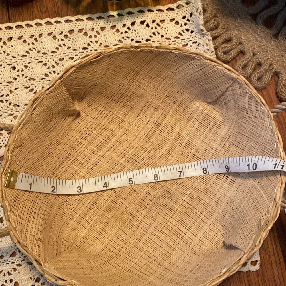 Vintage Basket - Picture 10 of 11